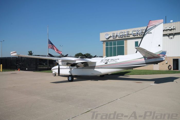 1975 COMMANDER 690A1