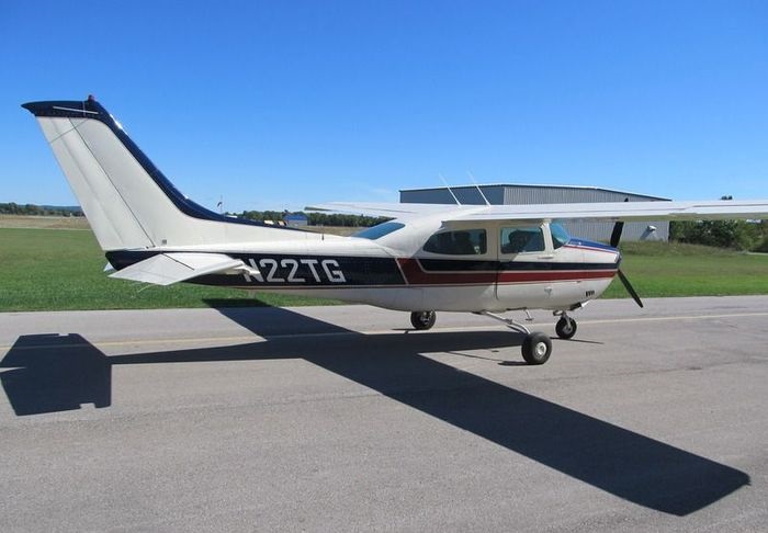 1977 CESSNA 210M