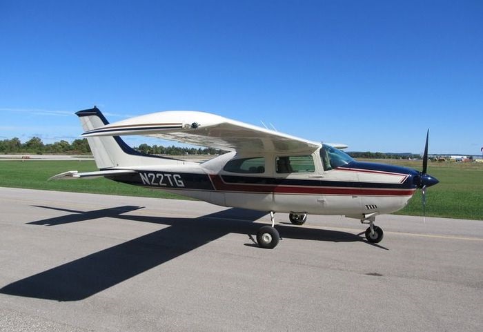 1977 CESSNA 210M1