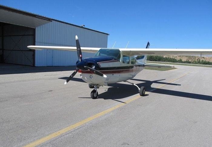 1977 CESSNA 210M3