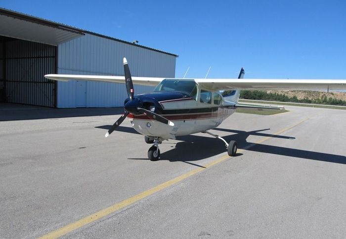 1977 Cessna 210M used