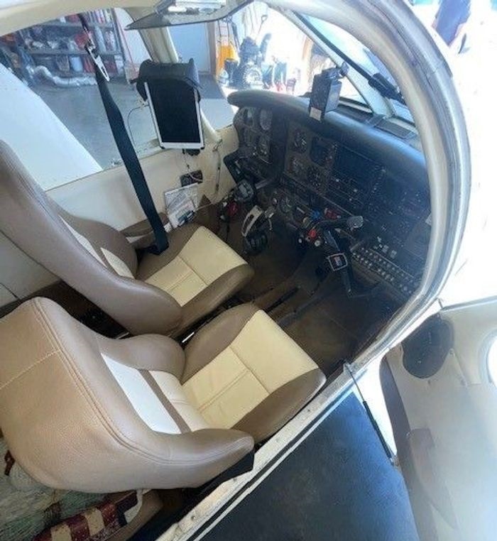 1978 Piper PA-28 Turbo Arrow III3