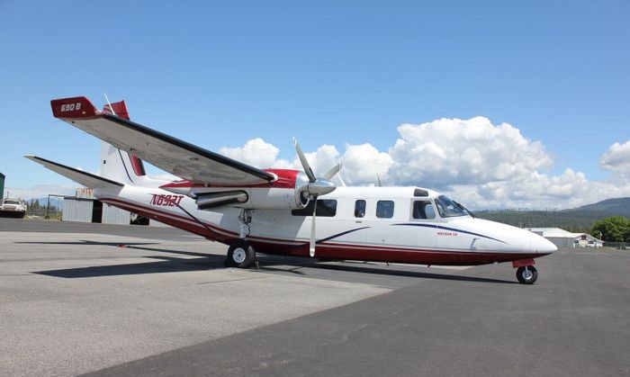 1979 COMMANDER 690B1