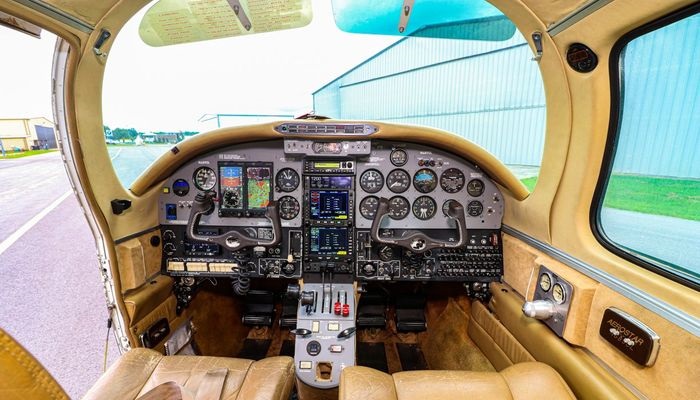 1981 AEROSTAR 601B1