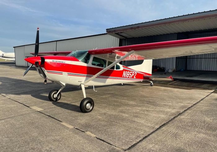 1981 Cessna A185F Skywagon1