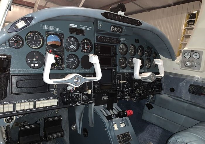 1983 AEROSTAR 602P1