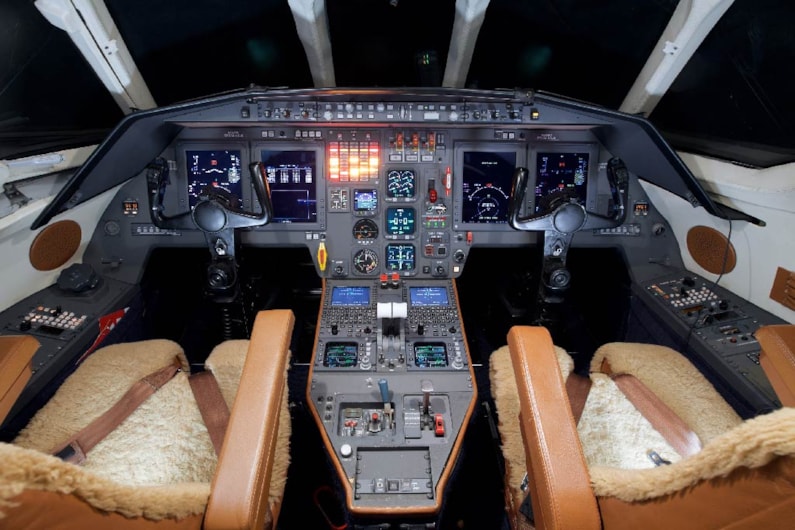 1996 Falcon 20001
