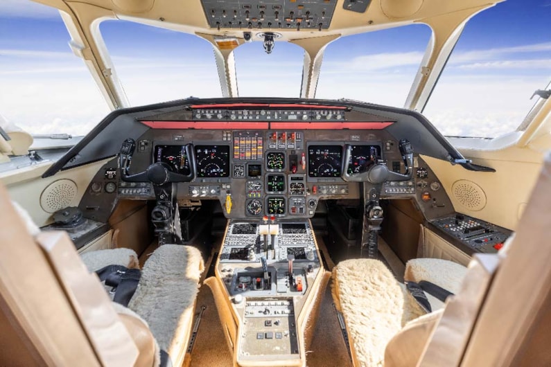 1999 Falcon 2000 for sale1