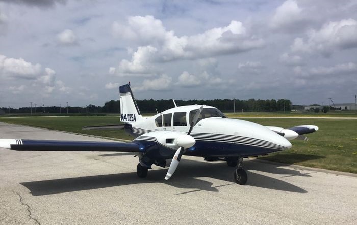1PIPER AZTEC E