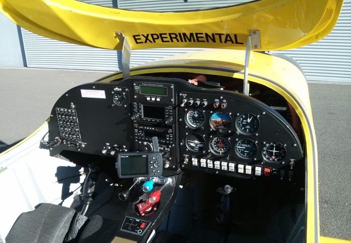2004 LANCAIR LEGACY2