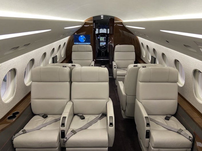 2016 Falcon 2000LXS1