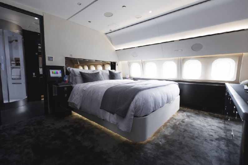 Boeing 7673