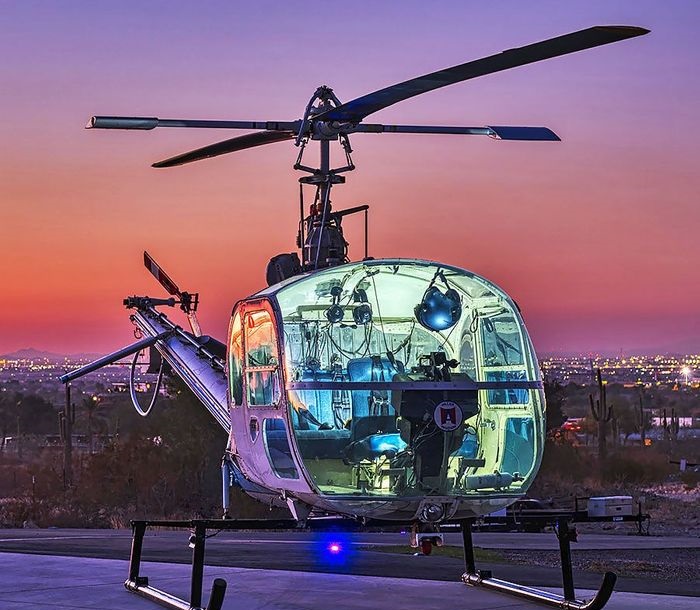 Hiller UH-12E2