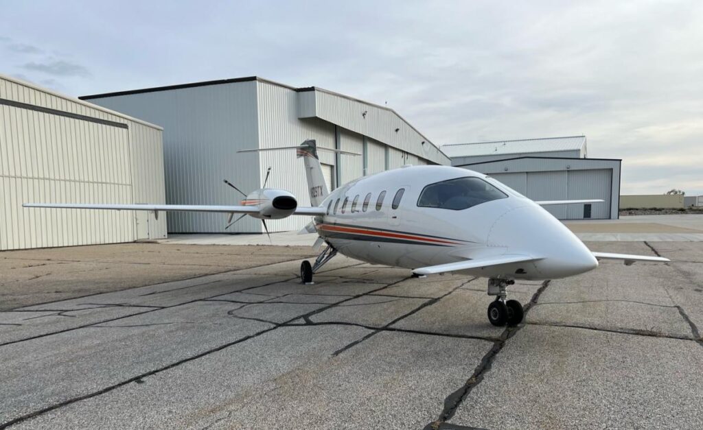 Piaggio P180 Avanti II1