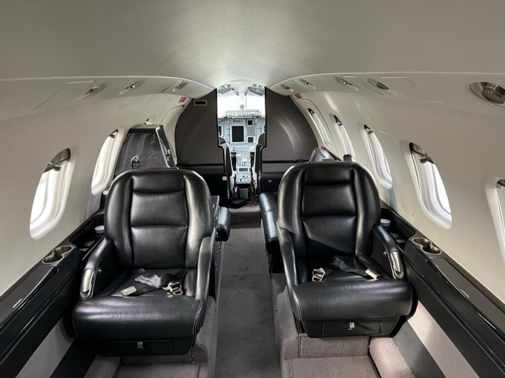 Piaggio P180 Avanti II2