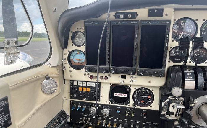 1976 BEECHCRAFT 58 BARON2