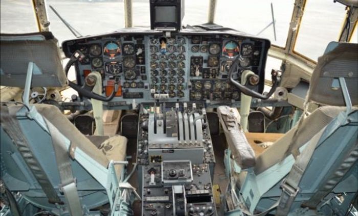 1976 LOCKHEED C-130H HERCULES3