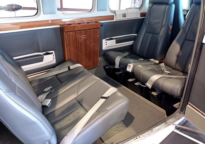 1990 BEECHCRAFT 58 BARON1