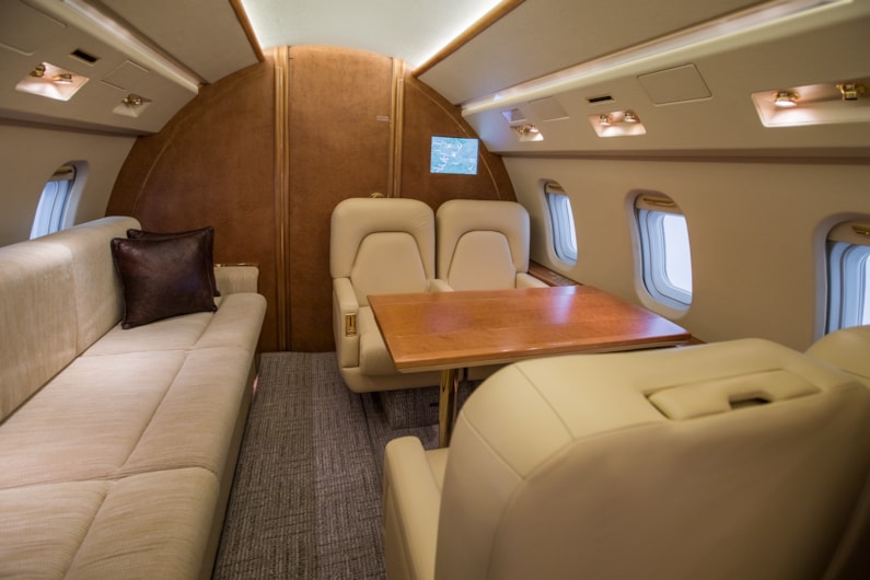1999 Challenger 6043